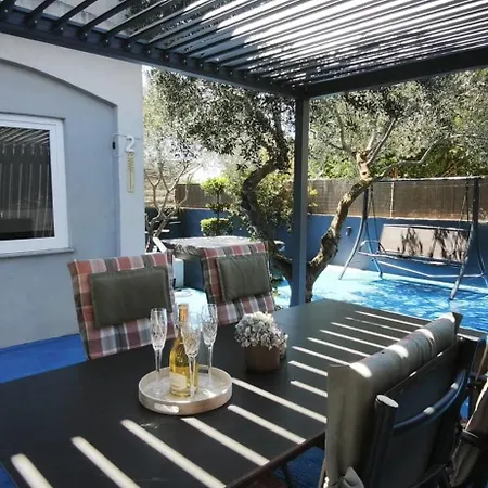 Apartament Borna *